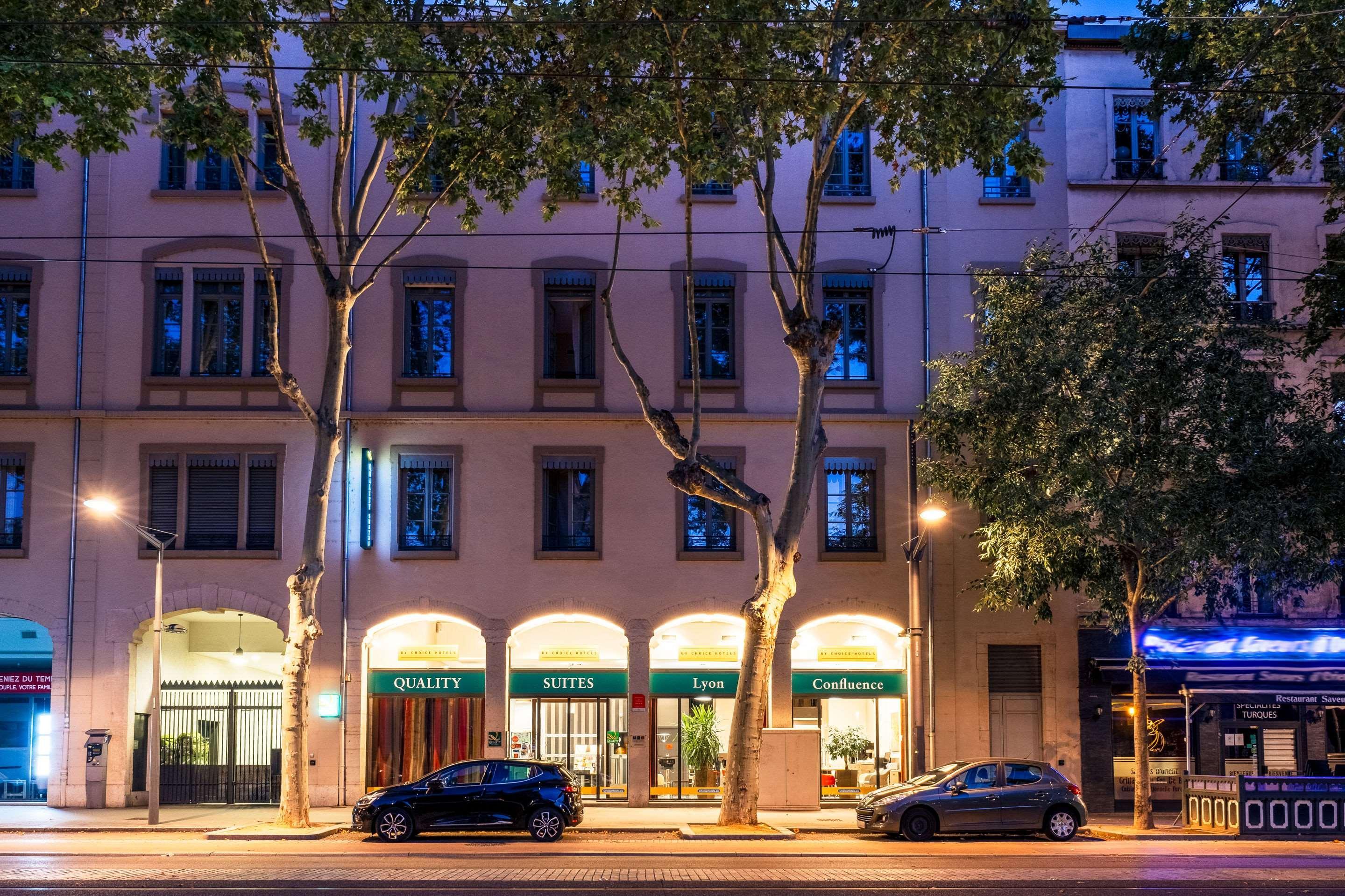 Aparthotel Adagio Lyon Patio Confluence Exterior photo